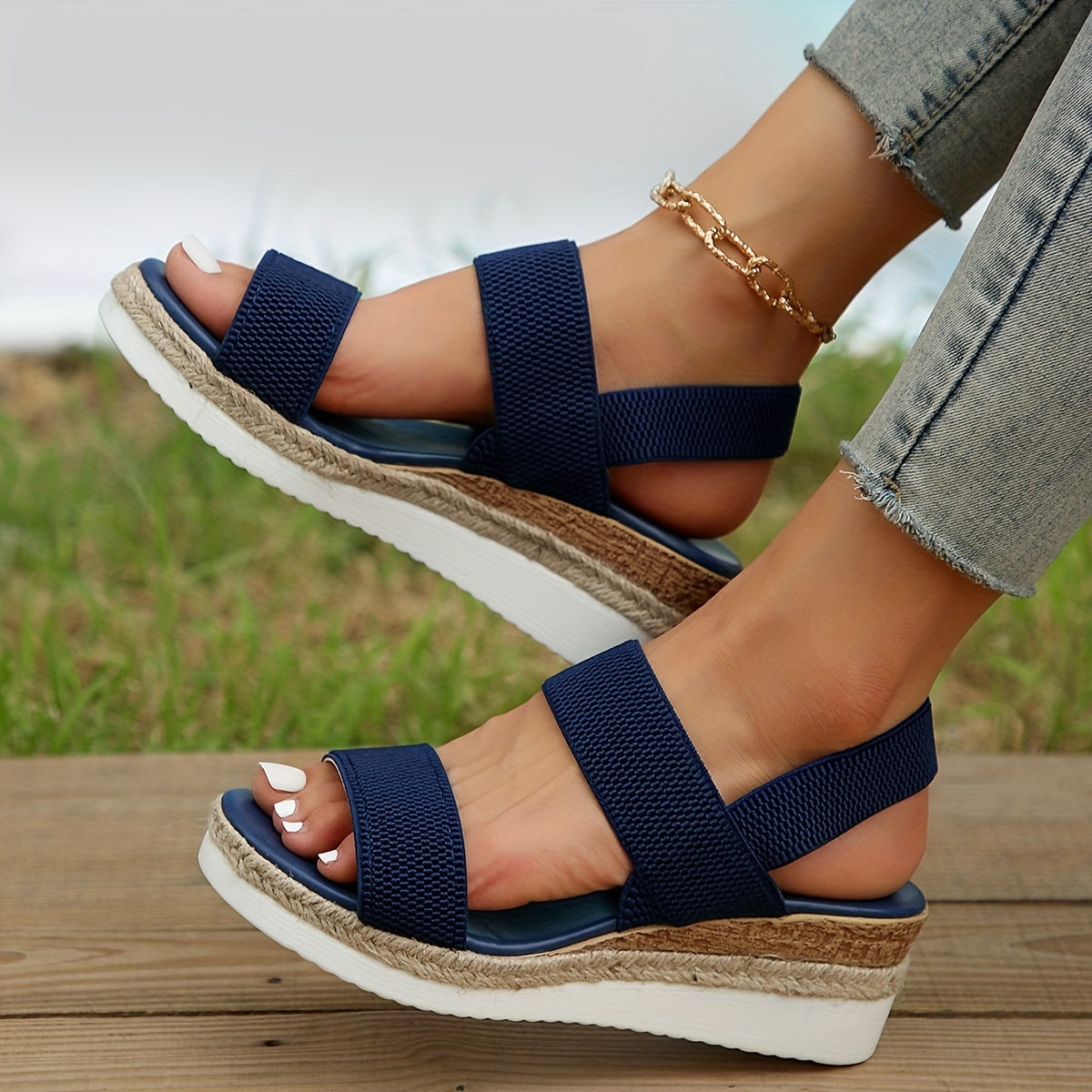 WOMEN'S WEDGE CROSS-STRAP SANDALS