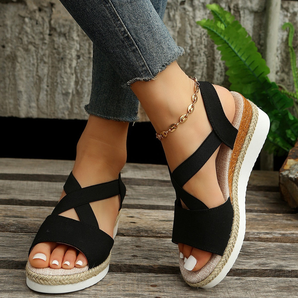 WOMEN'S WEDGE CROSS-STRAP SANDALS